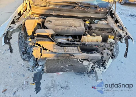 2019 Jeep Cherokee Latitude z USA, uszkodzony, nr VIN 1C4PJLCB0KD222348